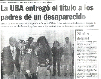 Entrega de diploma a Daniel 
Bendersky