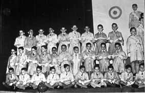 Con los companeros de escuela