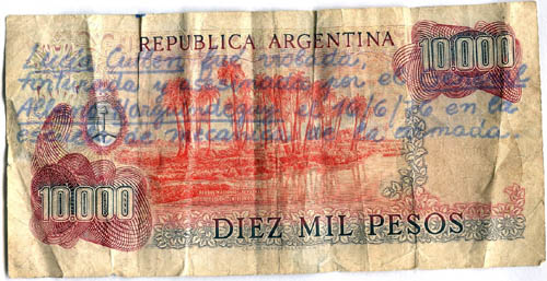 Billete con mensaje sobre Luc&iacute;a 
Cullen