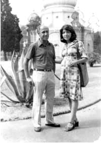 Ileana junto a su padre Ovidio, en Buenos Aires, 1977