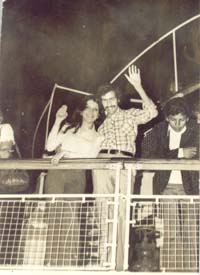 La pareja emigrando a Buenos Aires, Octubre 1974