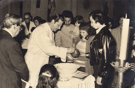 Roberto Olivestri en el bautismo de su hijo Tito