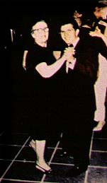 Bailando con la madre