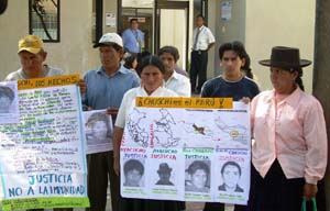 Familiares del Caso Chuschi en el juicio oral en Lima.